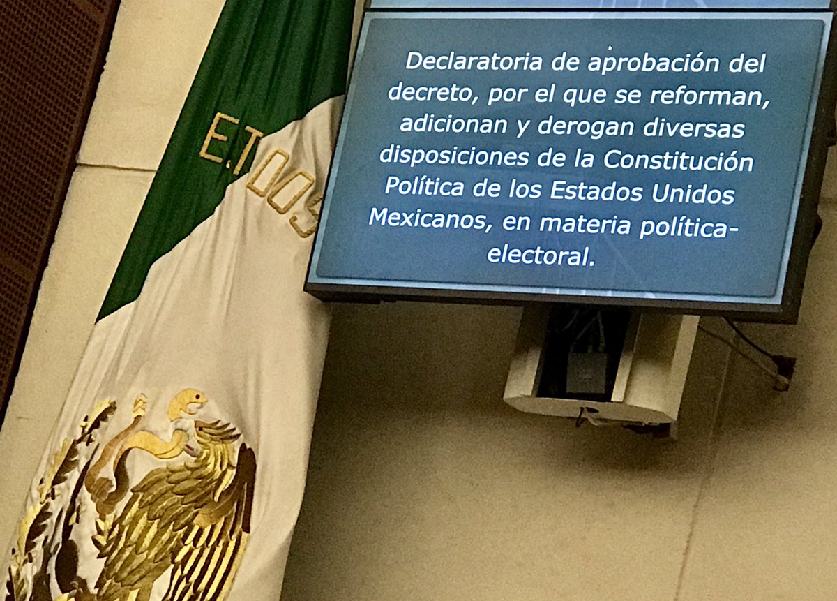 gaytancristina's tweet photo. Hoy, un avance importante en la construcción de instituciones fortalecidas...
Desde todas las trincheras seguimos diciéndolo 
#FiscalíaQueSirva 
#NoAlFiscalCarnal 
#ReformaArt102 
Sí a un #Fiscal con independencia, honradez, alta calidad moral, comprometido c/ #DDHH #ConOSC https://t.co/eg170IVKS3