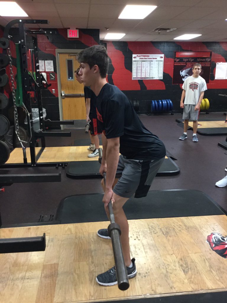 PHS_strength's tweet photo. All classes working on the fundamentals. #Keepitsimple https://t.co/zot5L6mYHp