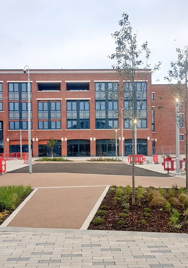 StudyUWTSD's tweet photo. Always exciting to welcome students to #UWTSDSwansea. This year we have lovely new buildings in #SA1, including #SA1Library, for architecture, computing, engineering &amp; @Athrofa students. Open day for @UWTSD 2018 entrants on Saturday. #Clearing hotline 0300 323 1828. #SwanseaHour https://t.co/9LVOHPnff6