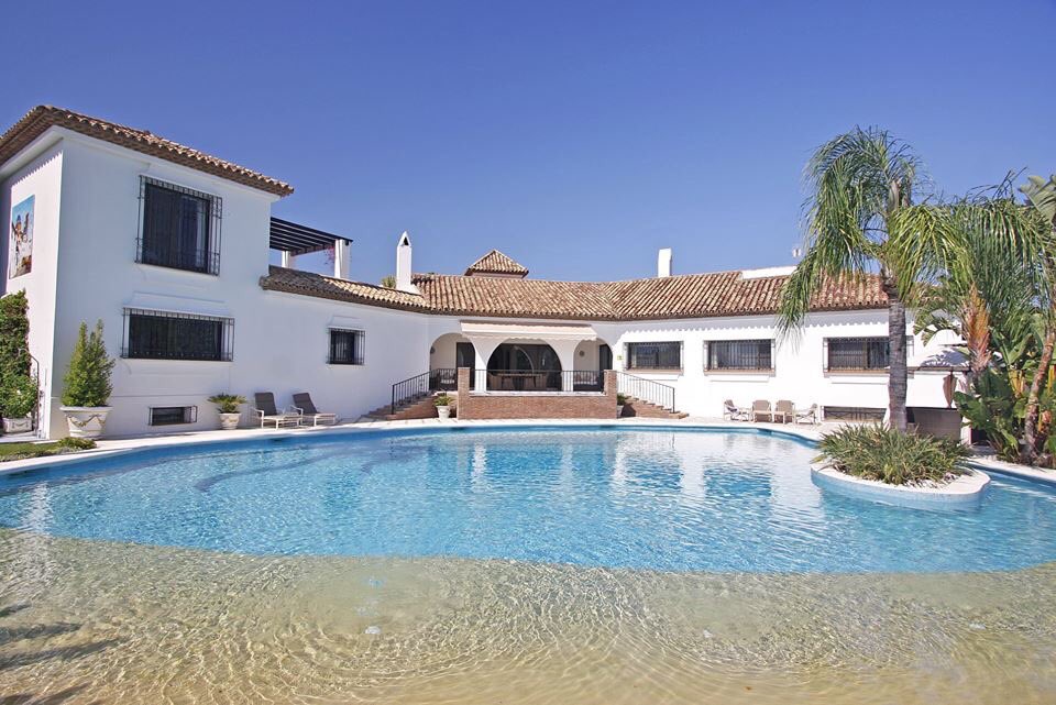 MarbellaInter's tweet photo. Bargain quick sale € 1,999,000 Spacious cortijo style villa for sale in El Paraiso, The New Golden Mile, Estepona, Marbella stunning views towards Gibraltar & Africa #realestate #costadelsol #intermarbella #marbellaproperty
https://t.co/gKJaIHRw7q
Email: info@intermarbella.com https://t.co/d8zyhJECcP