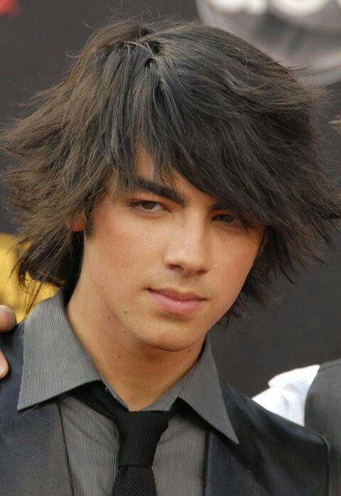 Joe Jonas está completando 29 anos e eu só consigo lembrar dessa época, sdds. Happy Birthday,  