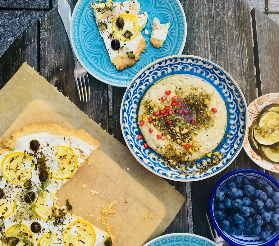 BaobabGewuerze's tweet photo. Zitronenfladen mit Salzzitronen und Urwaldpfeffer #summer18 #hothothot #spicy #gatheringslikethese #lifeandthyme #foodphotography #onmyplate #aperitif #nomeat #gewürze #gewürzederwelt #wildeschote #pepper #fresh #zitronig
https://t.co/QWYP4DtkBK https://t.co/q4bsoeFiug
