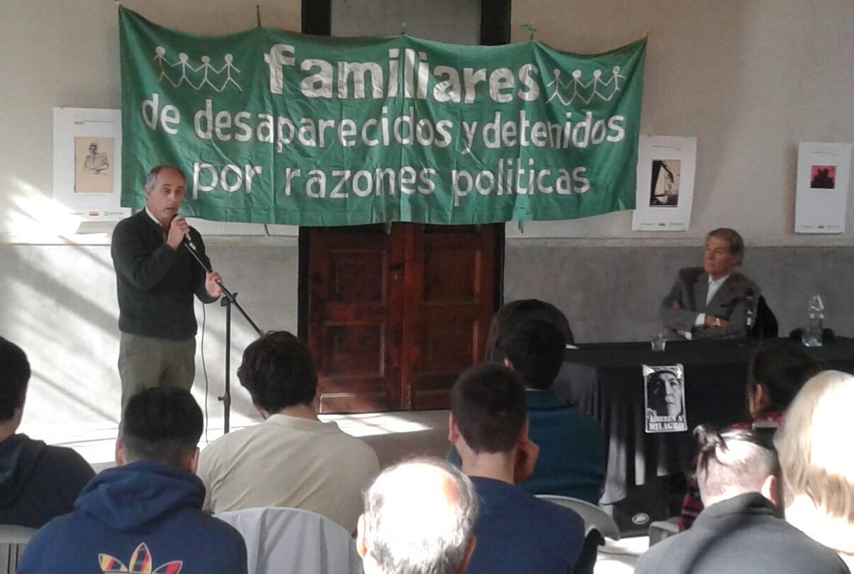 Excelente charla debate de <a href="/VHMok/">Víctor Hugo Morales</a> en el <a href="/DeporteDDHH/">Espacio Deporte DDHH</a> finalizando el curso de Política Deportiva del <a href="/inst_PATRIAar/">Instituto PATRIA</a>