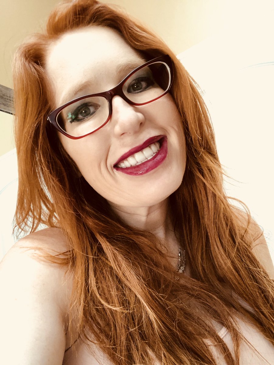 RedHopeLLC's tweet image. Bathroom Selfies showing one of our new “Marci Tanks”! Are you following us on IG @redhopellc and on FB at facebook.com/redhopeclothing ? We are giving away FREE shirts to the first 100 ppl! #chronicpain #chronicillness #redhope #painfreeclothing JOIN US!  Text “REDHOPE” to 41411...