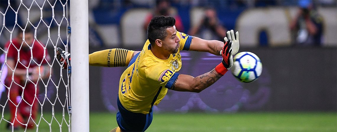FrasesCruzeiro's tweet photo. TODO RESPEITO A ESSE MONSTRO!!! OBRIGADA POR TUDO FÁBIO!! 🔵⚪ https://t.co/SdhHhA2rbN