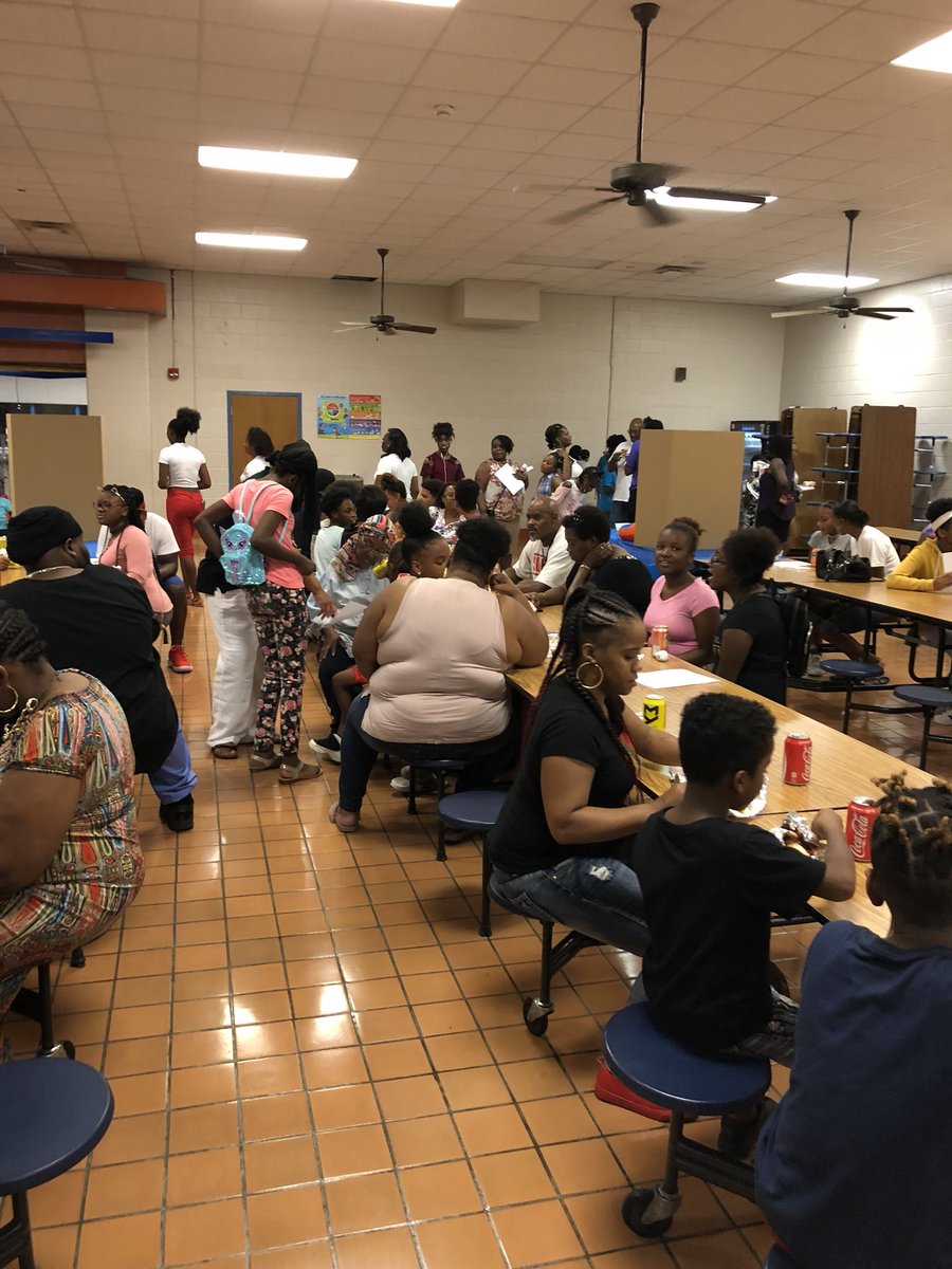 mrs_tjolly's tweet photo. Back to school bash success...@SAMSSaintsSoar  #samssaintssoar #bashtime #backtoschool #50years #1C1031 https://t.co/NzpkIuKlen