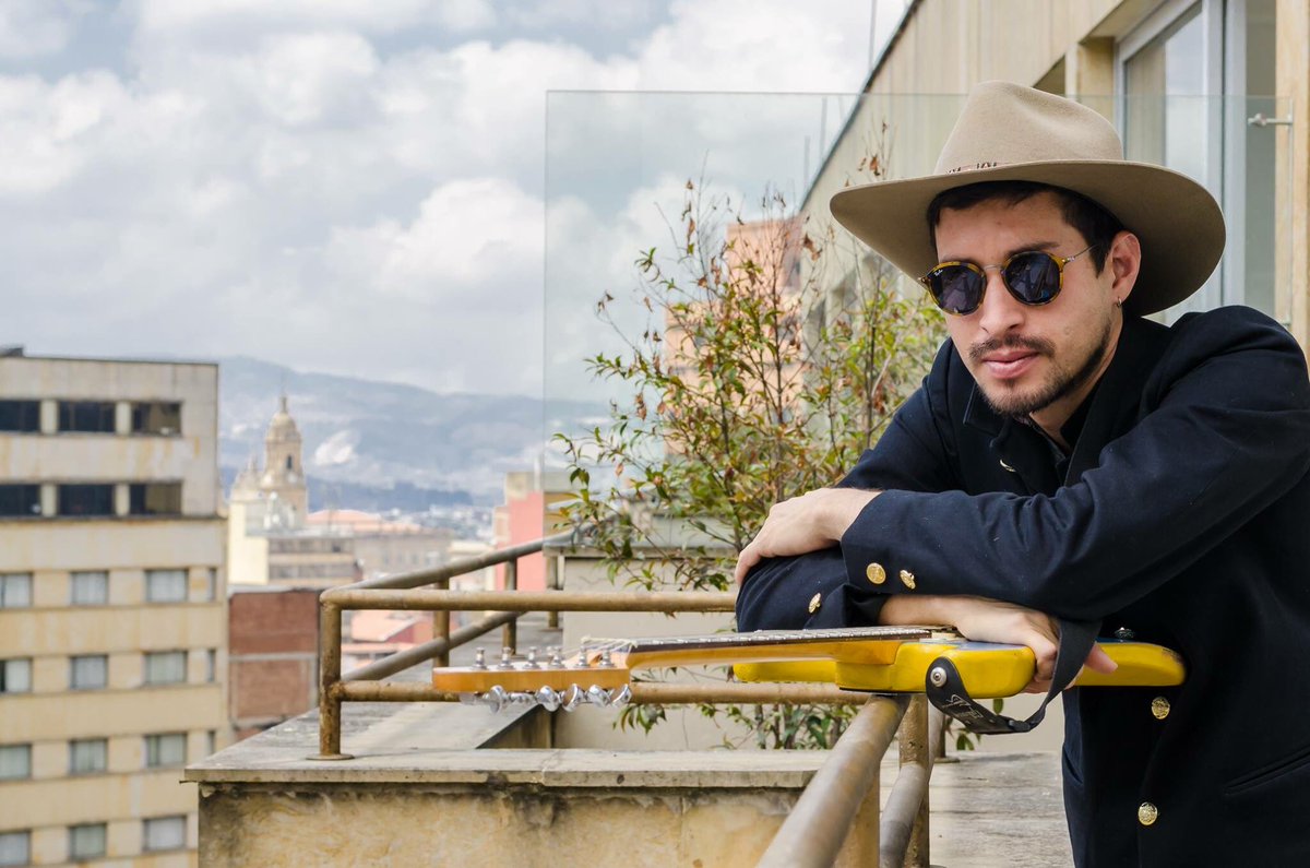 #ChimóGuitar @amhincastherr @fender_mex Ph: @randysanchezfoto <a href="/diaderockcol/">Festival Día de Rock</a>