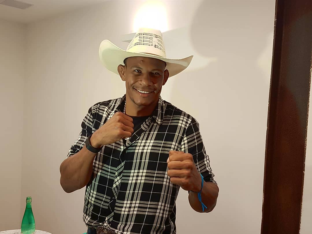 leandroxgs's tweet photo. Um pouco mais do que rolou hoje, no Media Day do UFC São Paulo. Evento será realizado no dia 22 de setembro, no Ginásio Ibirapuera 👊🏾 📸
#UFC #ufcsaopaulo #UFCSP #MediaDay #ufcfightnight #mma #minotouro #thalesleitesmma #alexcowboy #ketlenvieira #fotomma #fight #oss
@m4vmma https://t.co/BvQGIudhiP