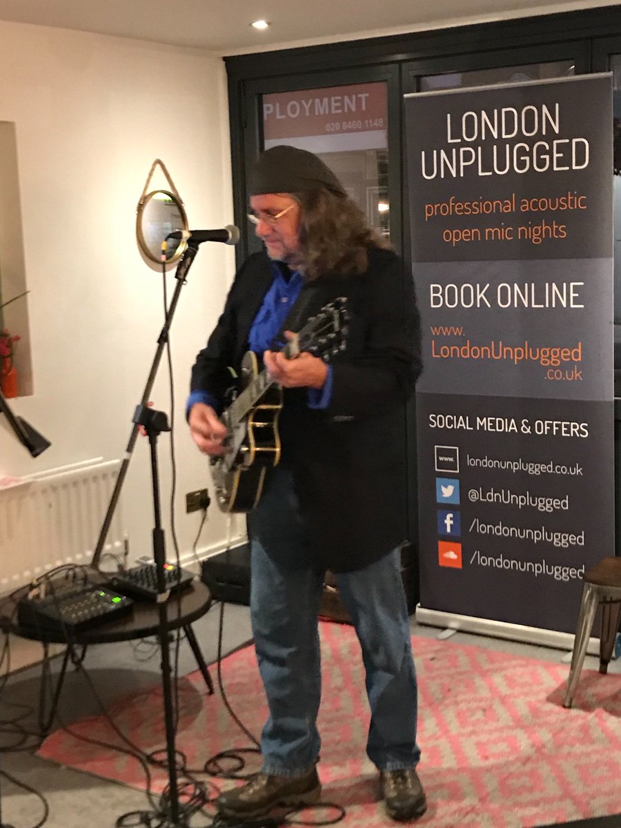 DTimClark's tweet photo. @LdnUnplugged @BarrelAndHorn So much enjoyed playing @BarrelAndHorn this evening with @LdnUnplugged! https://t.co/LUY7D7Hy3f