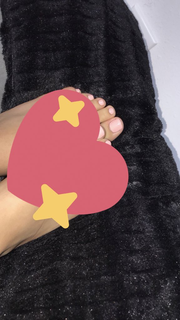 AnonTeenFeet's tweet photo. new model! pay me in the dm for more. https://t.co/tpfBvzYEwT