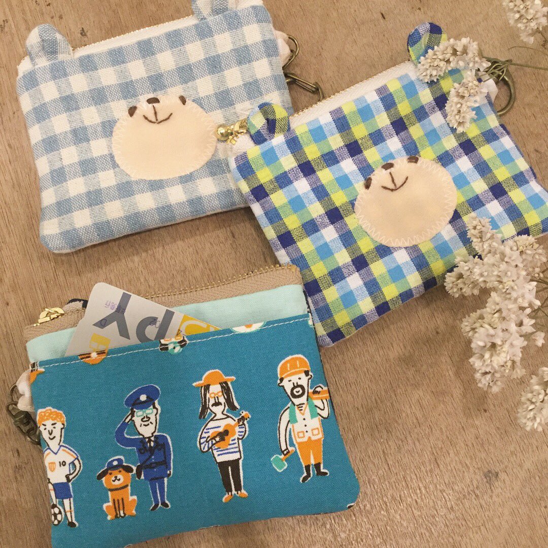 lisu2_lisu's tweet photo. #happybug さんより、
#ICカードケース 入荷しておりますっ♡
ケースに入れたまま改札を通れるので、
毎朝ピッ💳とするたびに、可愛いクマさんに癒されます^^
コインケースも付いているので、
チャージのお札なども入れることができますよ〜♩
今ならお柄もお色も豊富なので、ぜひお早めに♩ https://t.co/kHm0bJAGDj
