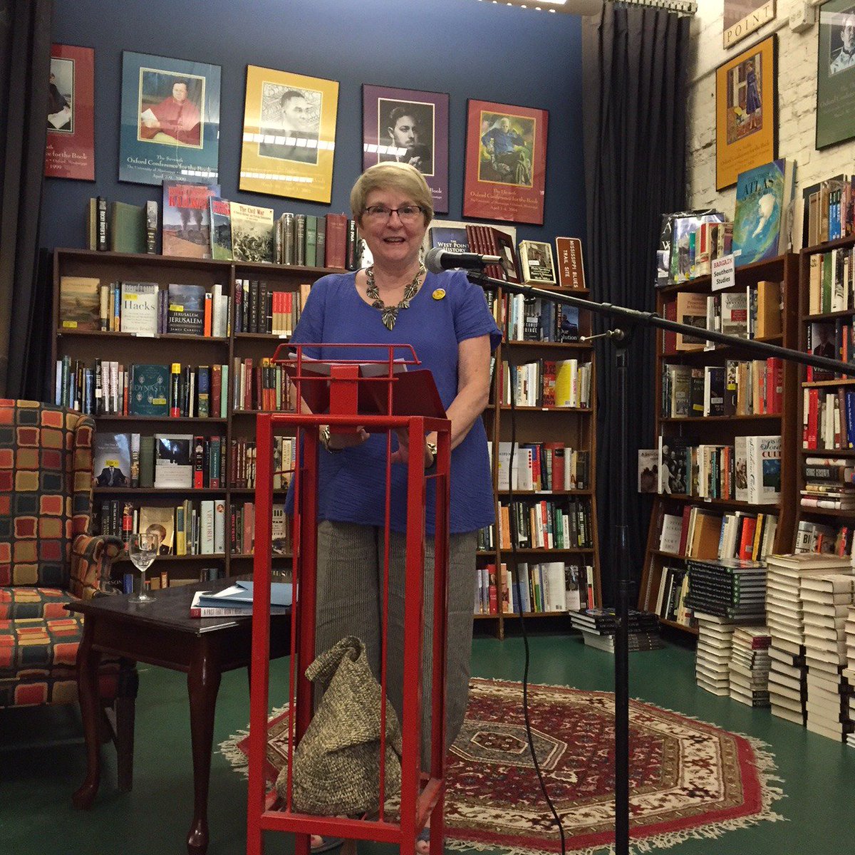 SquareBooks's tweet photo. ICYMI: here's a photo of editor Jane Hearn discussing A PAST THAT WON'T REST featuring the photography of the iconic Jim Lucas. We've got signed copies! If you need more convincing see this review by @HottyToddyNews: https://t.co/a7RrGt9OZE #signedfirsteditions #civilrights https://t.co/uDuRwU7V5B