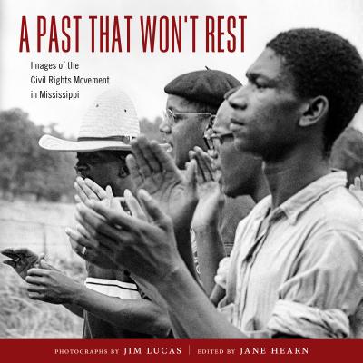 SquareBooks's tweet photo. ICYMI: here's a photo of editor Jane Hearn discussing A PAST THAT WON'T REST featuring the photography of the iconic Jim Lucas. We've got signed copies! If you need more convincing see this review by @HottyToddyNews: https://t.co/a7RrGt9OZE #signedfirsteditions #civilrights https://t.co/uDuRwU7V5B