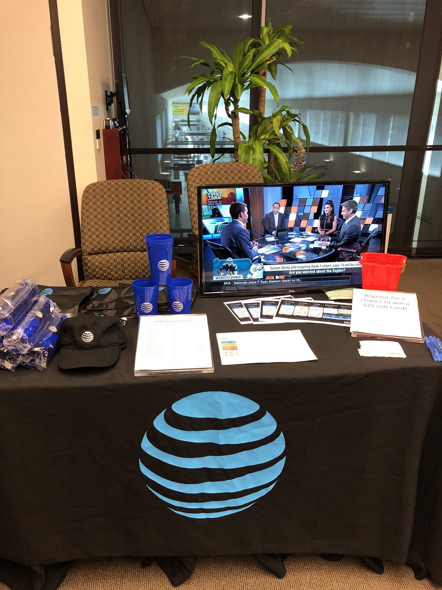 Live at RSW airport for employee appreciation Day!!!! #GulfCoastTownCenter #westcoastwarriors #ATTCares #ourthingisyourthing #Floridafighters <a href="/GCTCCrushers/">Gulf Coast Town Center</a> <a href="/CristySwink/">Cristy Swink</a> <a href="/Bronson2017/">Bronson20</a> <a href="/efrenfavela/">efrenfavela</a> <a href="/jennymartinGCTC/">Jenny</a>