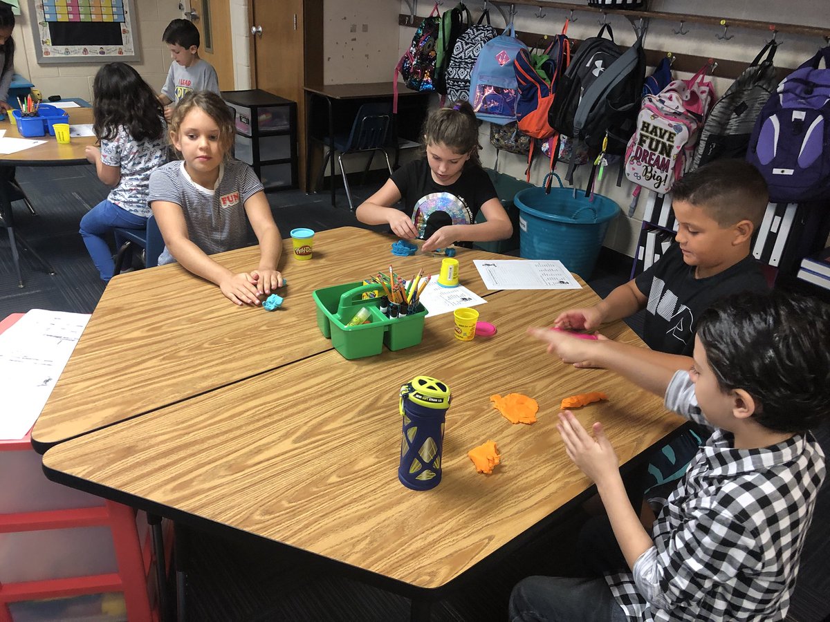 KellyWeimer4th's tweet photo. #bestfirstdayever!! SO lucky to get to learn from these 3rd graders❣️@PrincipalAaronB @jkssutton_jks #R7Proud #Lsr7firstday https://t.co/zVQbyPatNZ