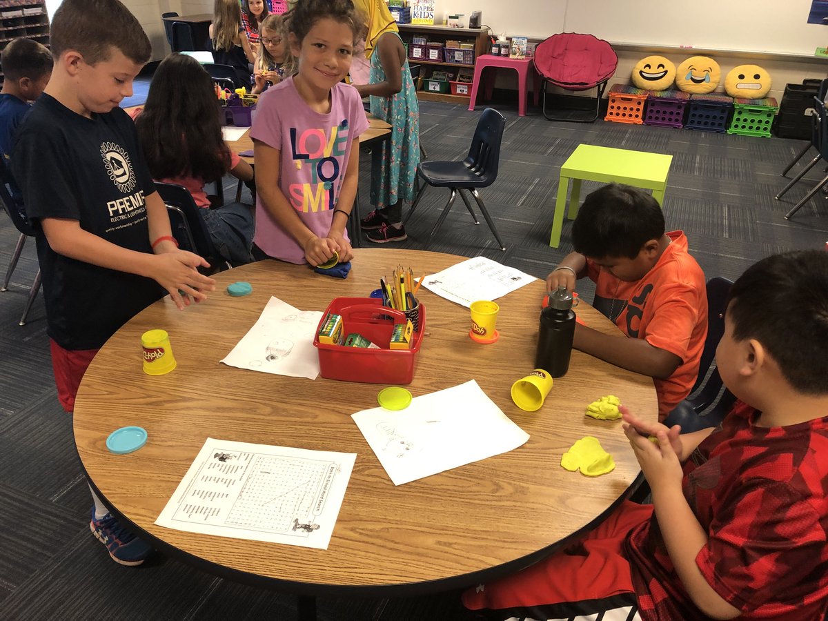 KellyWeimer4th's tweet photo. #bestfirstdayever!! SO lucky to get to learn from these 3rd graders❣️@PrincipalAaronB @jkssutton_jks #R7Proud #Lsr7firstday https://t.co/zVQbyPatNZ