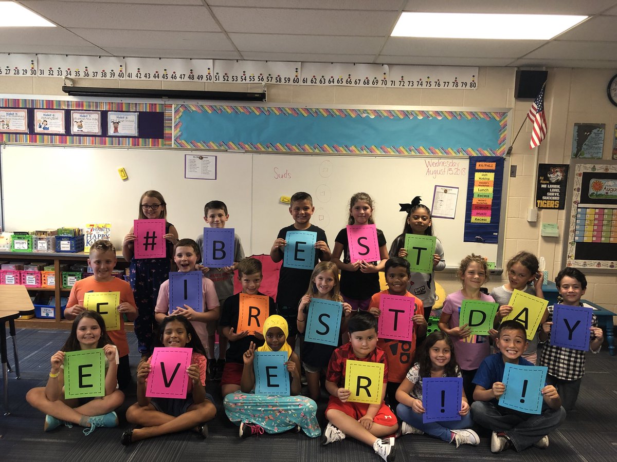 KellyWeimer4th's tweet photo. #bestfirstdayever!! SO lucky to get to learn from these 3rd graders❣️@PrincipalAaronB @jkssutton_jks #R7Proud #Lsr7firstday https://t.co/zVQbyPatNZ