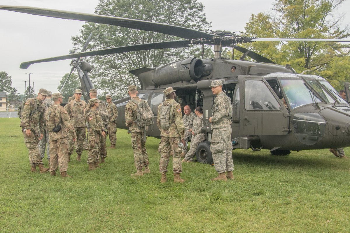 ArmyROTC's tweet image. Cadets from 10th Regt., Advanced Camp attended Branch Orientation today!
Photos and Article by Michele Brisco
Article: bit.ly/2vO8jpf
#ArmyROTC #CST2018 #CadetCommand #Careers #ArmyStrong