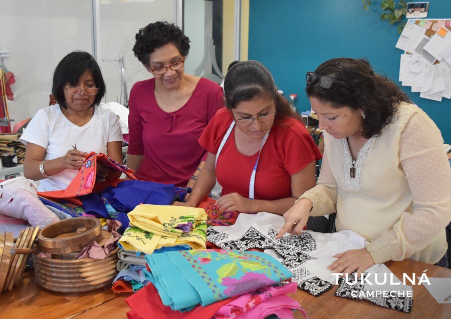 Hoy es #MiércolesDeComprasTukulná y ya nos encontramos recibiendo hermosas piezas únicas e irrepetibles. #valemásdeloquecuesta #consumecampeche #consumelocal #modamexicana #artesanías #hechoamano #handmade #campeche #tukulná #tukulnácampeche