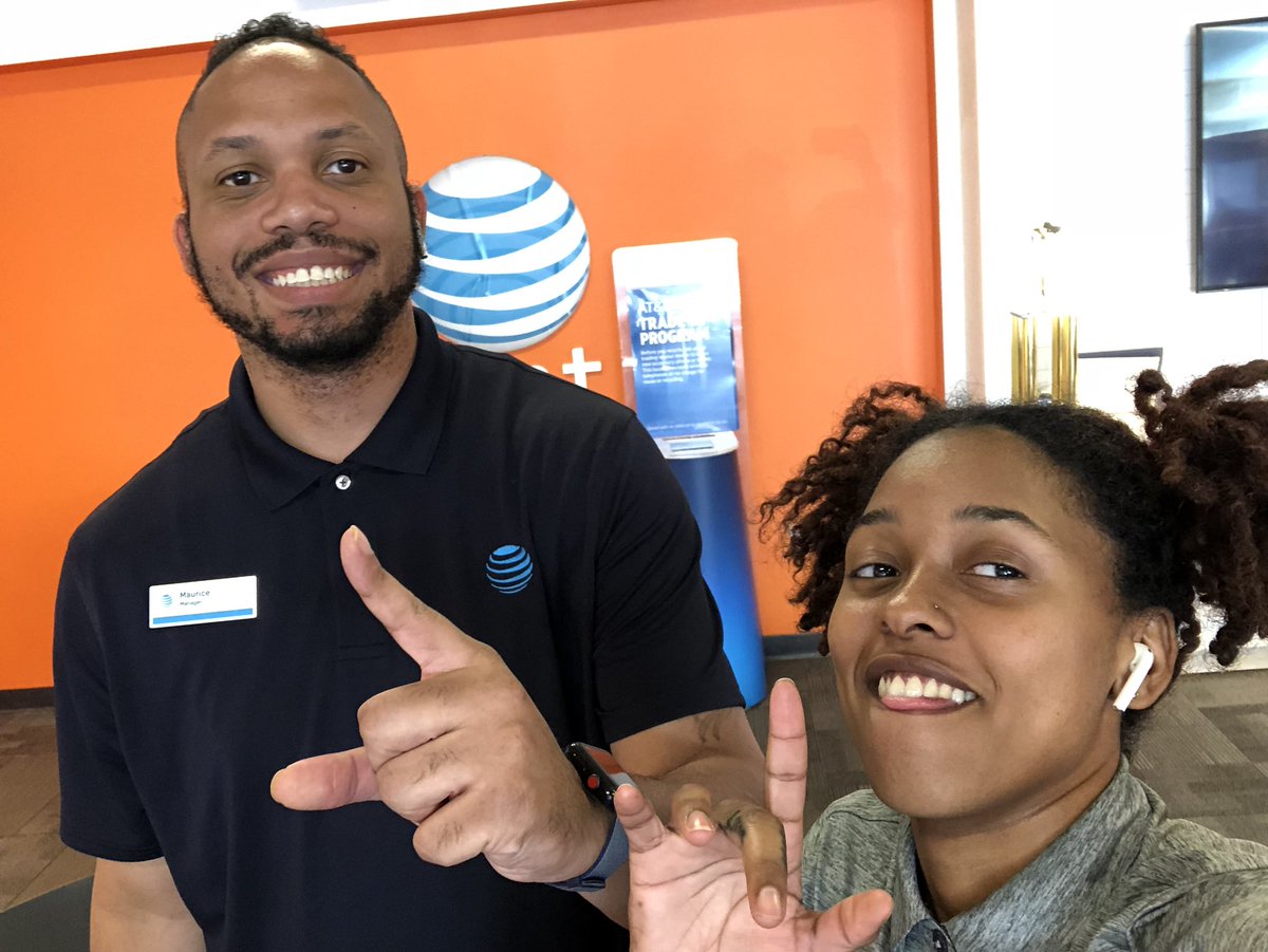 GeeEspinal's tweet photo. Back at it with my favorite ASM 😎 #welcomtotheU🙌🏽 #summitchasing https://t.co/kosLWjVjAU