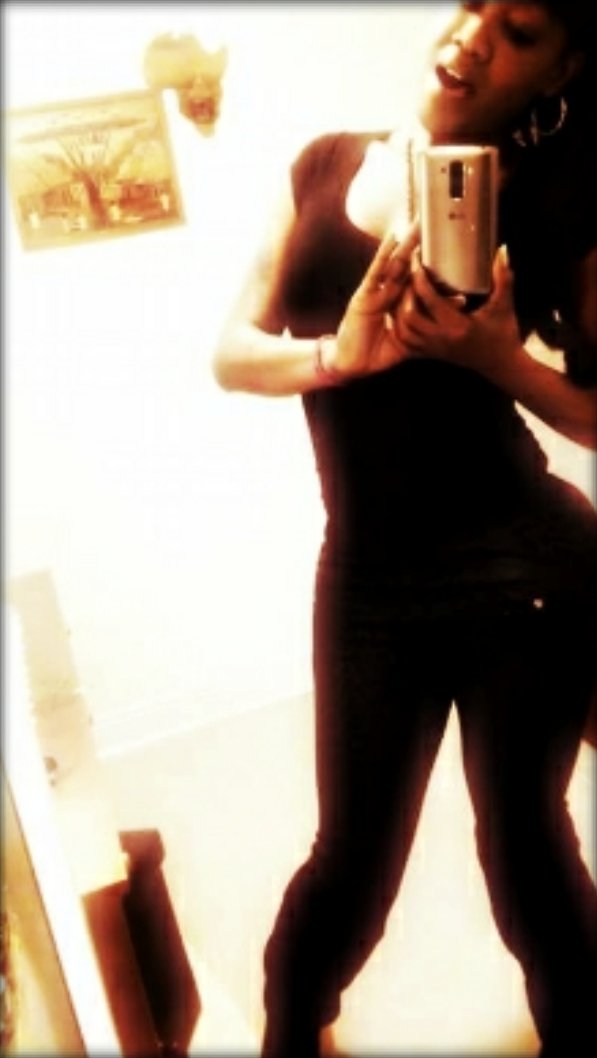 Kiaraj05358091's tweet image. #stripteaser
#polkadots~
#bw
#bathrooms
#mirrors
#WednesdayHumphelp
##GetOverIt