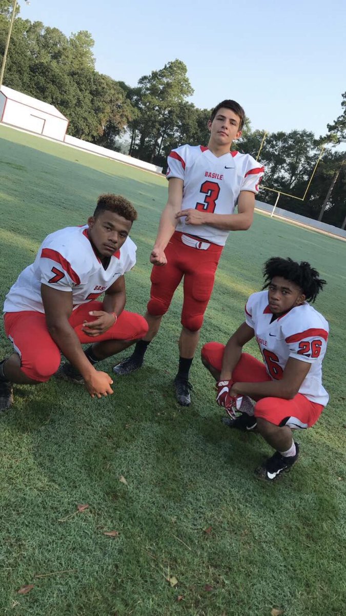 JayThomas2626's tweet photo. Scrimmage tomorrow‼️💯 #TheTrio @bubbaisbeast @Dawsonblake00 https://t.co/iIr5g3xIBu