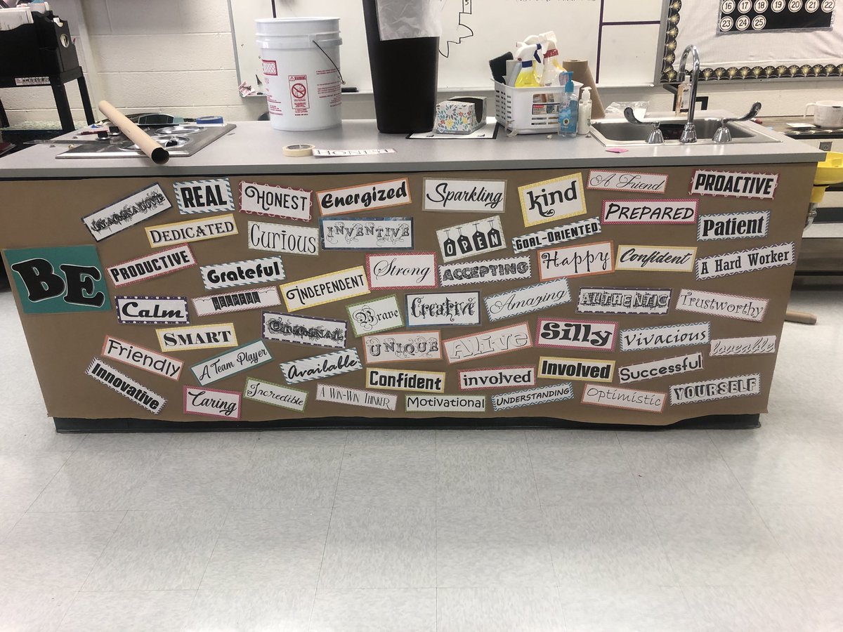 mlthrelkeld's tweet photo. Still a lot to do in Room 303! But I had some sweet FCCLA elves show up and help! I have amazing students! #ReaganFCS #wearepfafftown #VisitLower300 @BradRoyal_1 @APJackson45 https://t.co/boIQygqSpN
