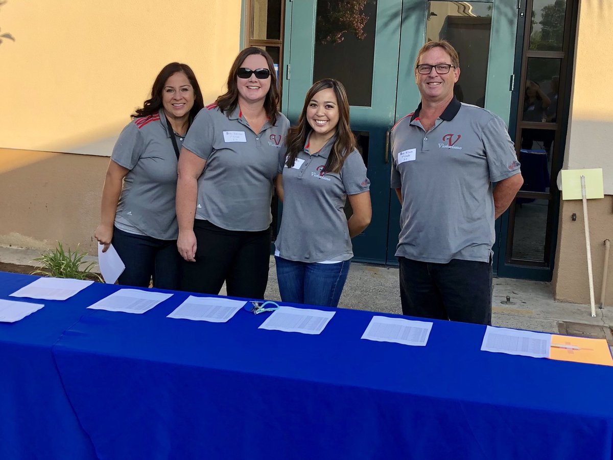 deanna_farias's tweet photo. Our 1st day back was a success! #VVUSDFirstDayofSchool18 https://t.co/YzgsTt44yD