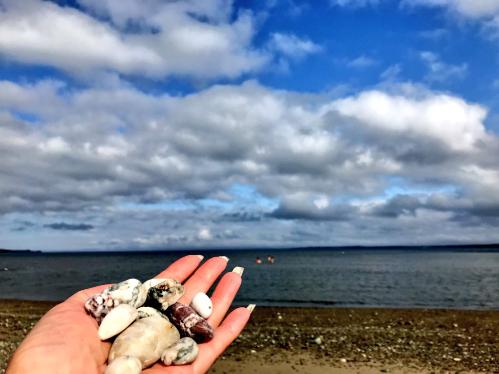 downtonluva's tweet photo. #PrettyPebbles #BeautyOnTheBeach
#SunAndSand
#CloudsInCapeBreton https://t.co/HgmmfkxlFX