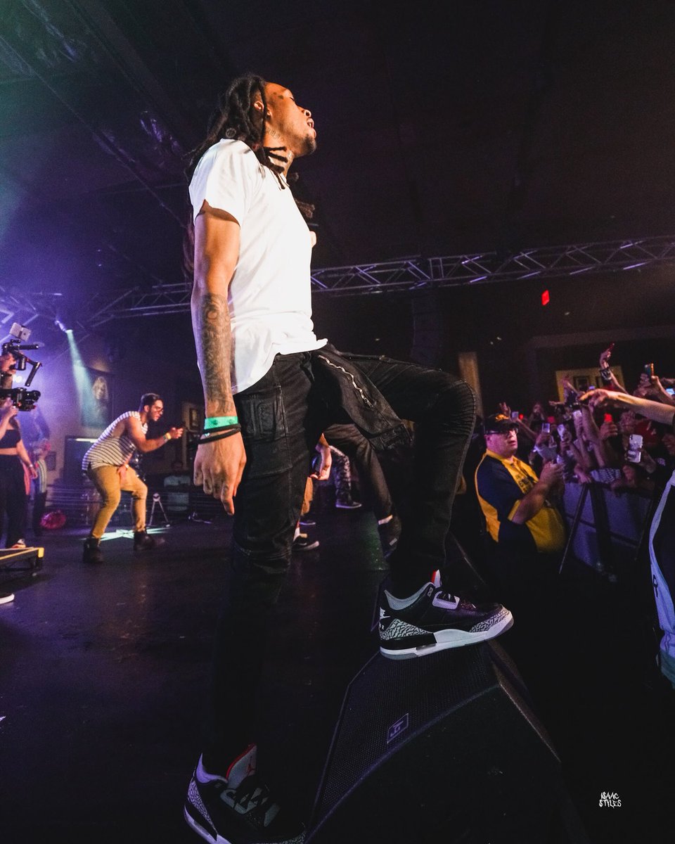 isaacXstyles's tweet photo. CHRIS TRAVIS 🎲‼️ https://t.co/VHnpYFn6WV