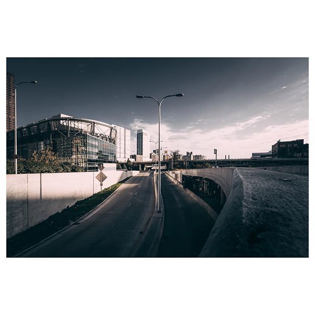 vincedesantiago's tweet image. Rush hour. 
#LeicaTL #SDMfeatures #🔴📷 . . .
. .
 #vsco #vscocam #bevisuallyinspired #createcommune #streetdreamsmag #way2ill #createexplore #hsdailyfeature #aov #moodygrams #thecreatorclass #urbanandstreet #theimaged #streetsofchrome #hsinthefiel… ift.tt/2OES4Sy