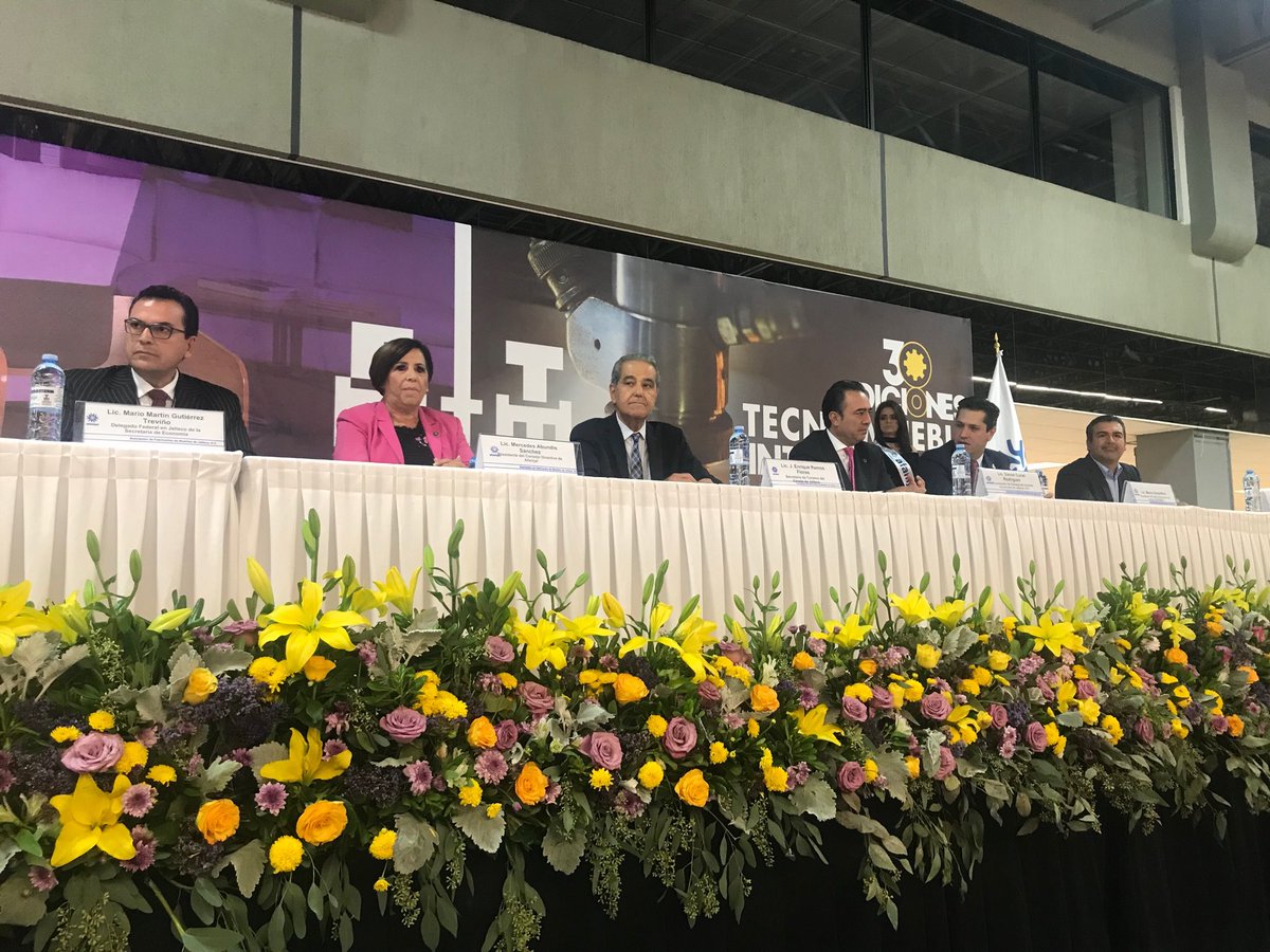 BenjaminRuizAlv's tweet photo. Acompañando a mi amiga Mercedes Abundis, Presidenta de @AfamJal en la inauguración de #TecnoMueble; reconozco la gran labor para posicionar a Jalisco a nivel internacional. Enhorabuena! https://t.co/PI9hIQVgz9