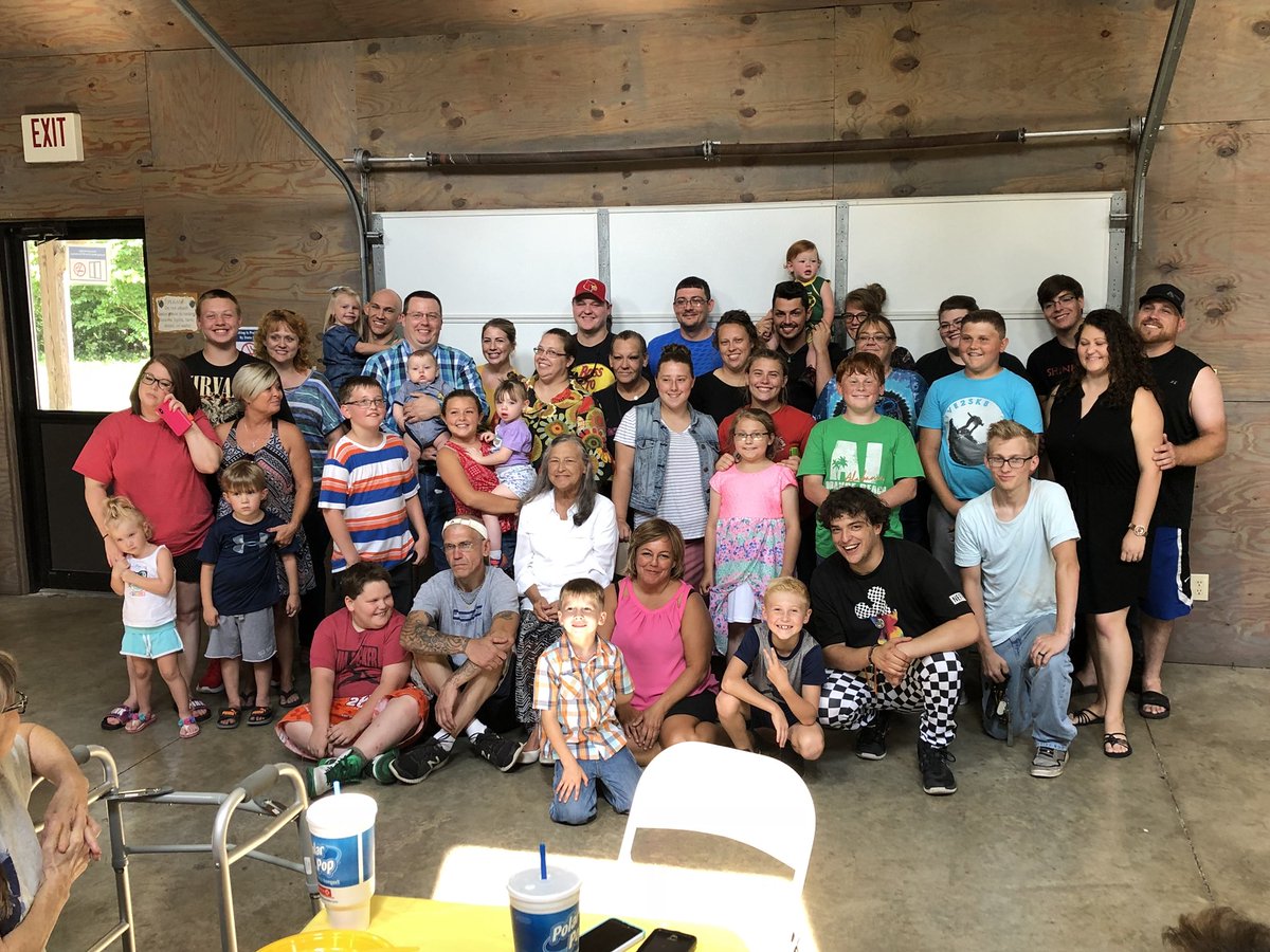 jbheyme49's tweet photo. My sisters birthday Sundaythe 1st is brothers and sisters and the 2nd one is about 1/2 of my nieces and nephews. #bigfamily https://t.co/1cuBfZah0m