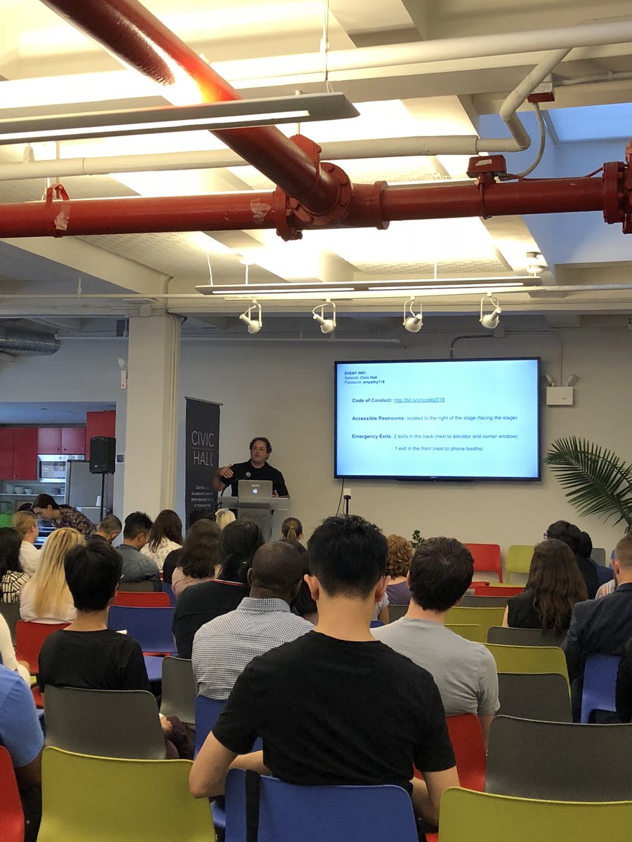 davelashell's tweet photo. proud 2b supporting #opendata #learnaboutNYC @CivicHall @NYCAnalytics @Esri @NYC_DOT @NYCSanitation @NYCDCAS @JimBarry great job everyone! https://t.co/3FsGMoXQtE