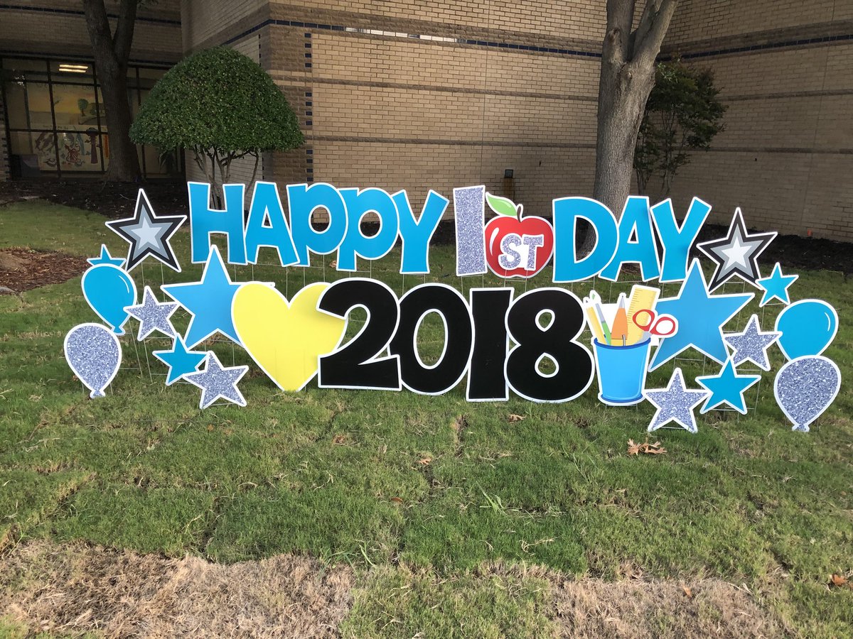 EmmettMichele's tweet photo. Great first day @LISDSTEM @Donald_ES ! #LiSDgt https://t.co/RXWLh4XDaf