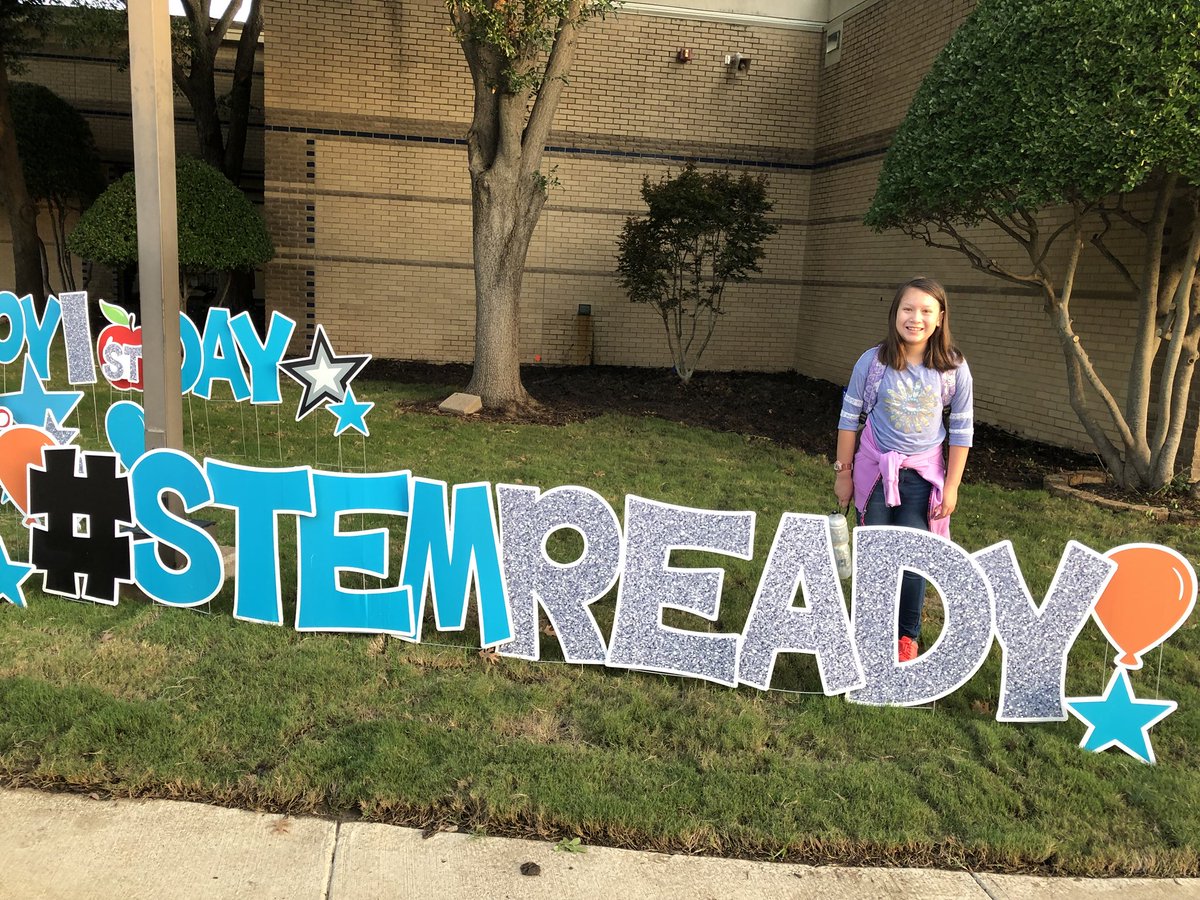 EmmettMichele's tweet photo. Great first day @LISDSTEM @Donald_ES ! #LiSDgt https://t.co/RXWLh4XDaf
