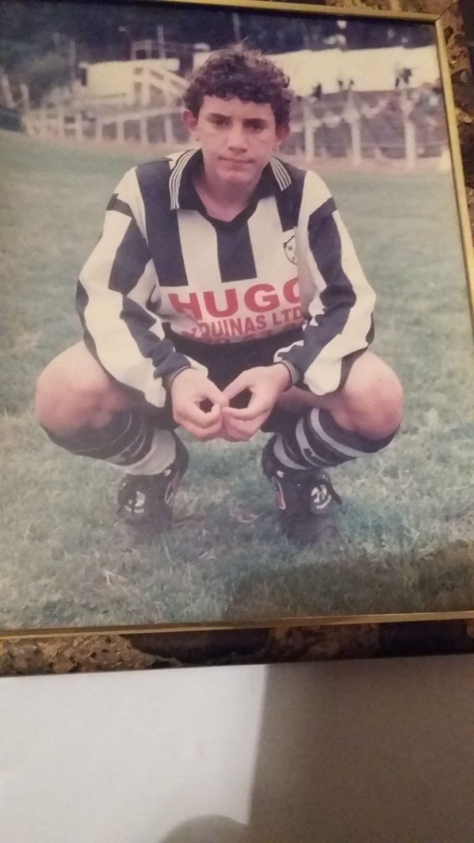 ChicheCorujo's tweet photo. Feliz cumple @mwfc_oficial club q me formó como persona y jugador! Pasan los años y más valoro todo lo q me diste. https://t.co/wFlfD5sOIy