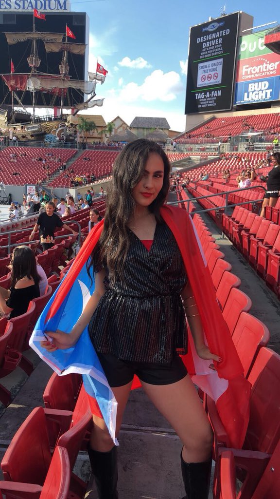 swiftkittens13's tweet photo. I had the time of my life with you ❤️ ✨💃👑 @taylorswift13 @taylornation13 #repTourTampa 🇵🇷 https://t.co/e4AwA2rTyR