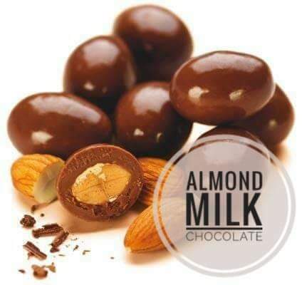 AnaPinkLady2's tweet photo. Chocolat Viral in the House. 

Harga mampu milik rasa sedap tak terlalu manis serta krup krup dengan kacang Almond. Sebiji almond kat dalam taw bukan sekerat atau separuh taw tapi sebijikkk hihi😋

https://t.co/Rx41gTVhqc https://t.co/JA99iS8aob