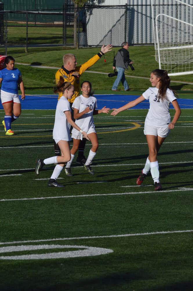Come watch you faves play tomorrow at JD!! Jv @ 4 and V @ 6!!
#jdgirlssoccer <a href="/JDCHSsoccer/">JDCHSGirlsSoccer</a>