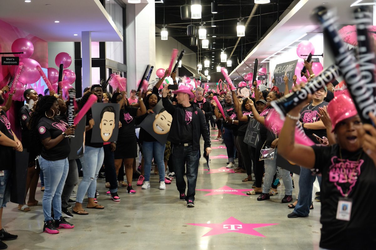 CallieField's tweet photo. I am SO incredibly proud to finally announce Team of Experts to the WORLD!! 💗 Such an amazing day celebrating with the team and @djkhaled in Charleston! 🎉#AreYouWithUS #FamousForCare #CareRevolution #rockstarstatus https://t.co/YpUy08C7jZ