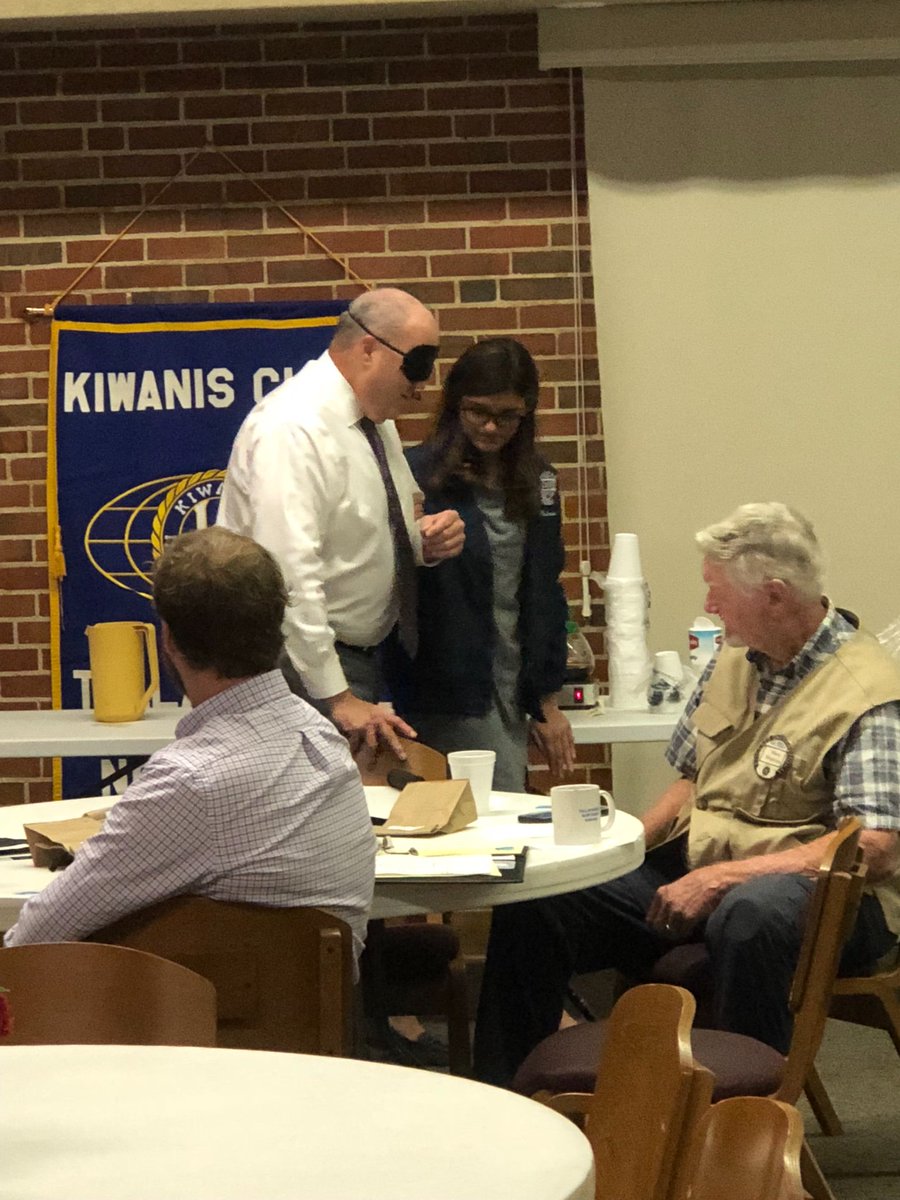 FundTheGap's tweet image. Thanks Northside @Kiwanis for having me. I had fun speaking and teaching #SightedGuide