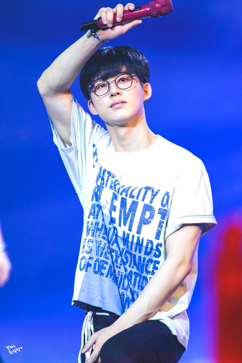 the_moment7's tweet photo. 180812 마이��마 #한빈 #비아이 #bi #iKON https://t.co/p8s0pct9Ec