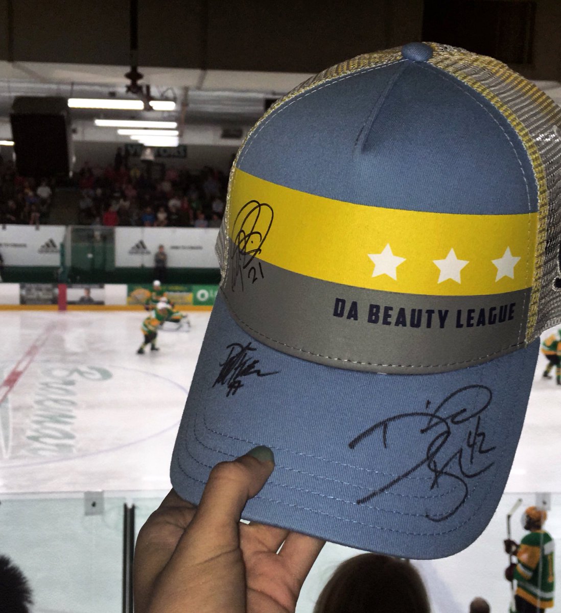 DaBeautyLeague's tweet image. RT to be entered to win a @SauceHockey lid signed by Mark Parrish, Paul Fletcher, and David Backes!