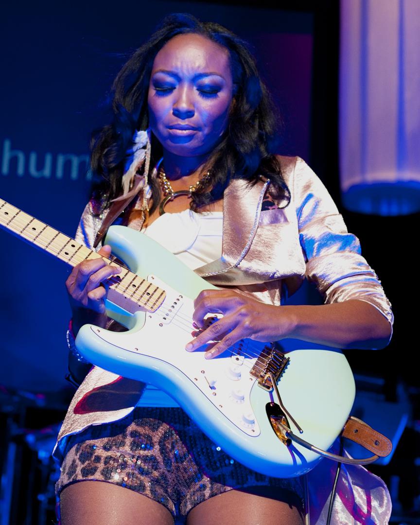 Fender's tweet photo. (2/2) For #FenderLefty Week we’re celebrating these amazing left-handed Fender artists @chasebryant, @MalinaMoye, @ianwfowles, and Christian Savill (@slowdiveband) https://t.co/wr4wehDxbr