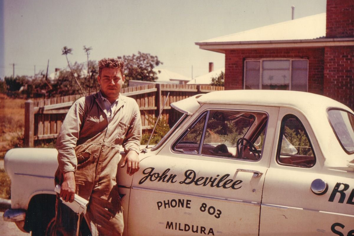 simprosoftware's tweet photo. Find out what it took to win an air-conditioning job in the 60’s for Peter Devilee.....Read more about his simPRO Journey here: https://t.co/dOG7aPBO96 #simPROjourney https://t.co/aVDCmkNwKk