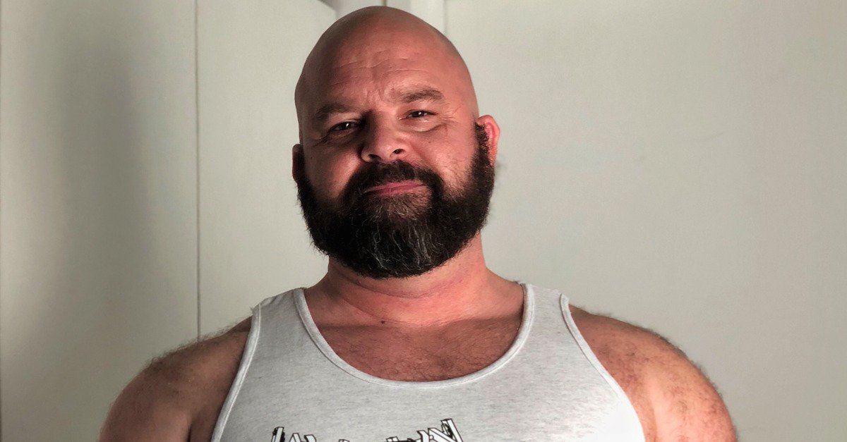 instinctmag's tweet photo. Instinct Magazine Hottie of the Week is 'Shirtlifter' Creator Steve MacIsaac https://t.co/2ftsdflZ7V #comicbook #comicbooks #stevemacisaac #gaycommunity #ourgaylife https://t.co/RQJHCrIENl