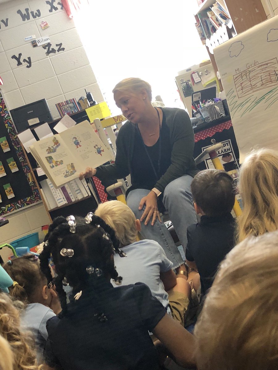 WestSideAP's tweet photo. There’s nothing better than starting your day with a great read aloud!  I was captivated. They were captivated. #kindergartenrocks https://t.co/1dGHXLMHCK