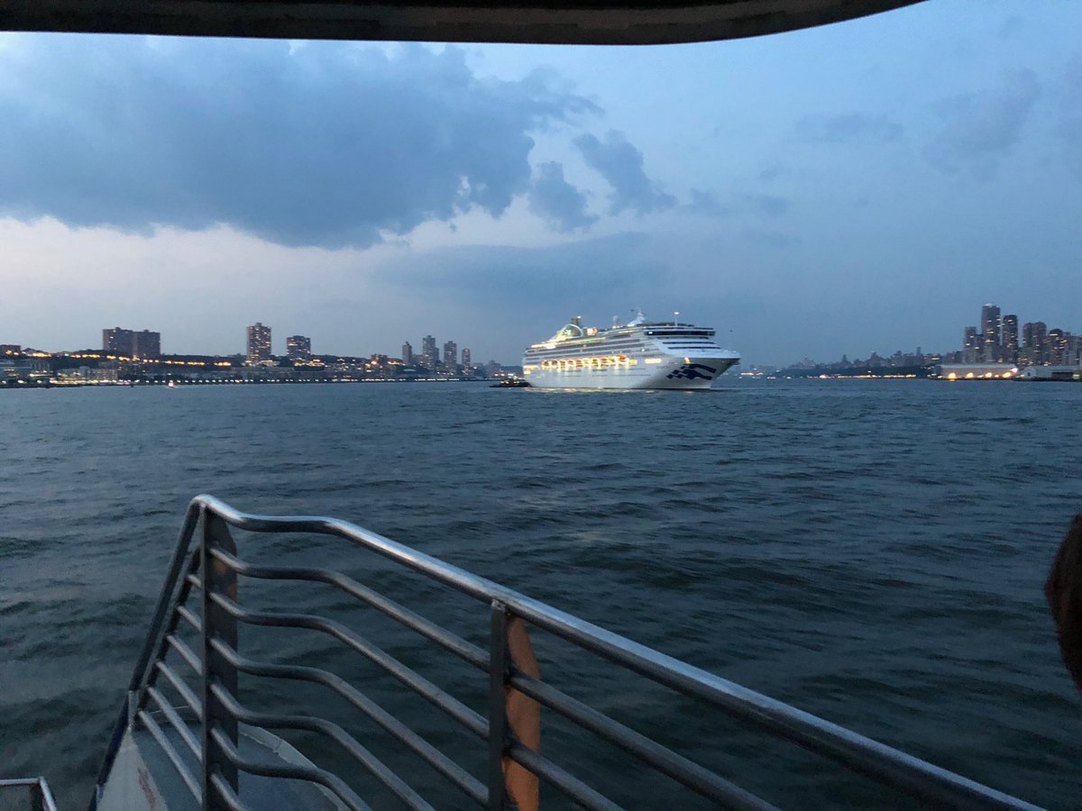 dafarbs's tweet photo. On way home and wish I were on the other boat #augmate https://t.co/7F9tL3Tlk0