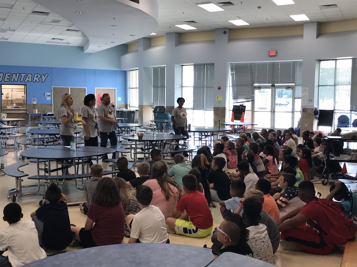 Great learning happening from Day 1 - community circles, respect agreements, read to self, outdoor science observations and establishing procedures/expectations.  #DISDdelivers